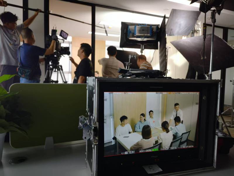 樟树市TVC拍摄公司：科技产品视觉化大师，诠释未来感与功能美学